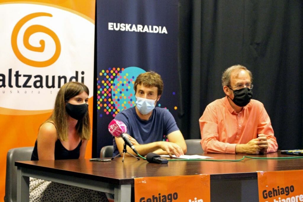 Euskararen alde aritu direnen lorpenak aitortzeko ekitaldia, hilaren 26an, Leidorren 15