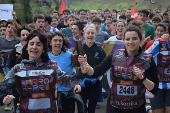 Bi aldiz pasako da Korrika Tolosaldetik 7